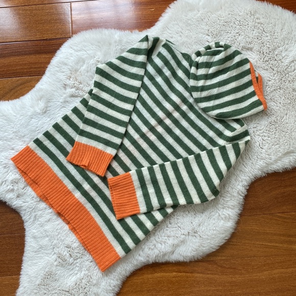 Wool Cropped Hoodie Sweater - Picture 5 of 5